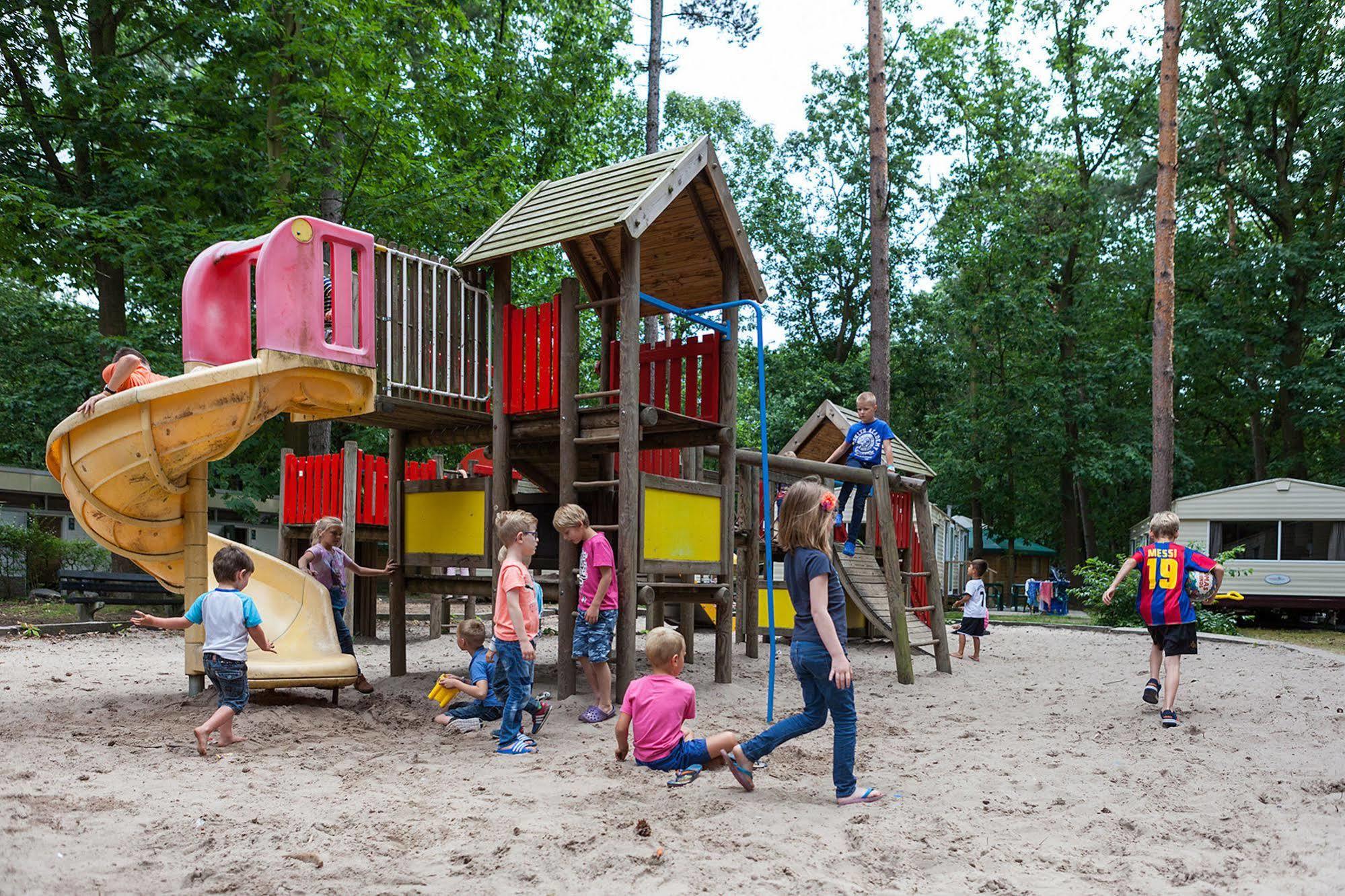 Oostappen Vakantiepark Hengelhoef Nv